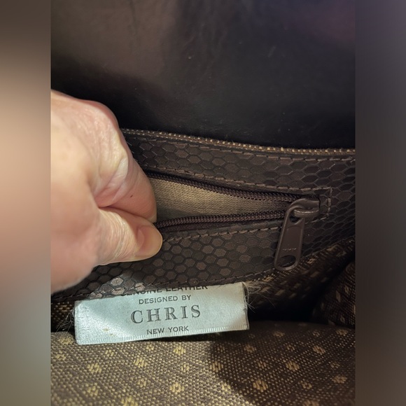 Vintage genuine, leather Crossbody bag. By Chris of New York. - Picture 4 of 6
